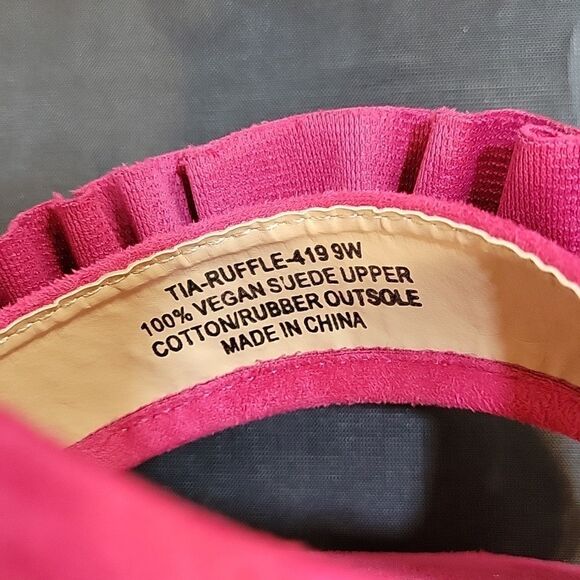 BRAND NEW ASHLEY STEWART TIA RUFFLE ADJUSTABLE BUCKLE  STRAP OPEN TOE SA… - Picture 10 of 12